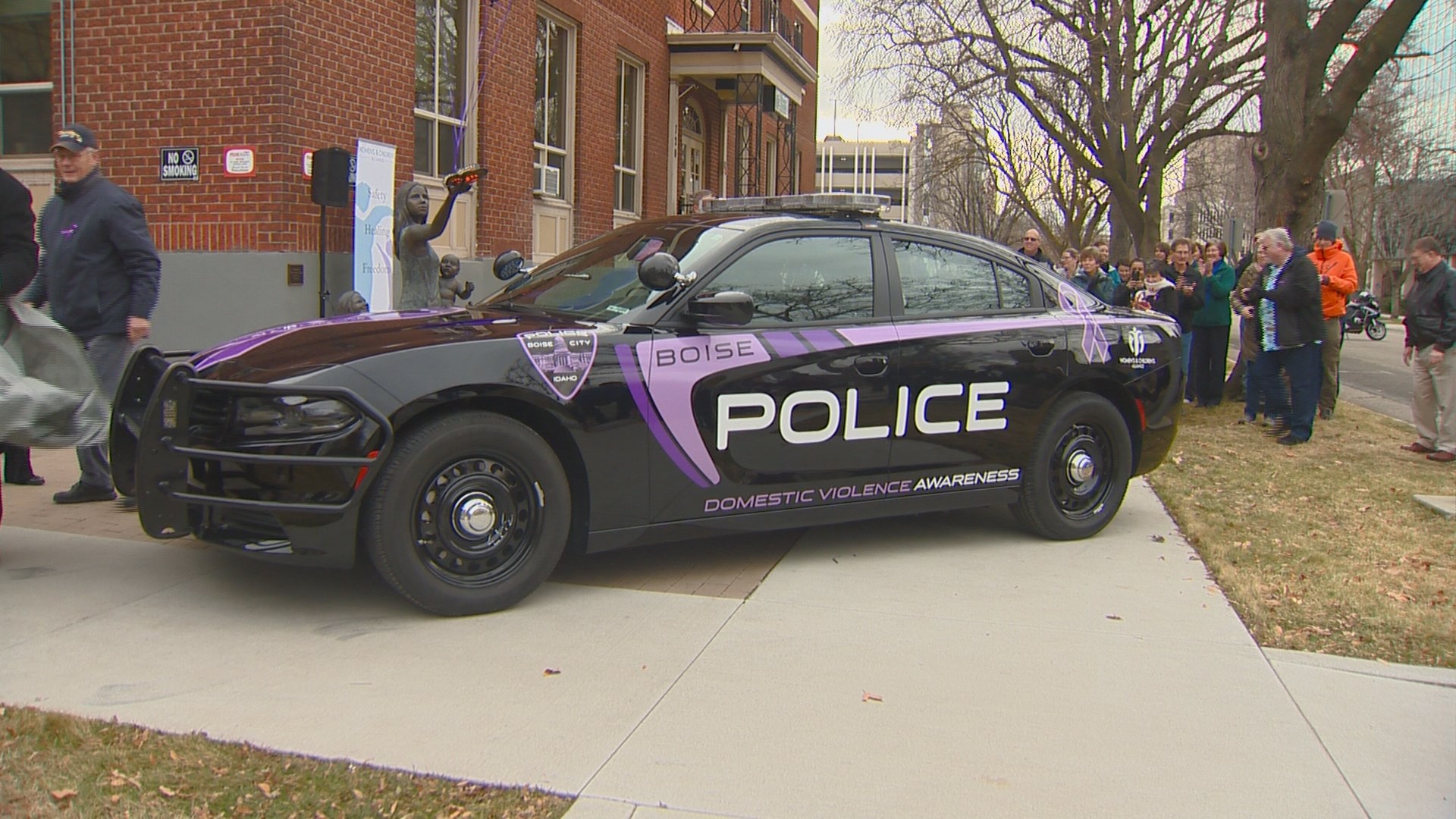 Boise Police unveils domestic violence patrol car